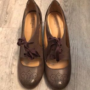 3’inch tan pumps